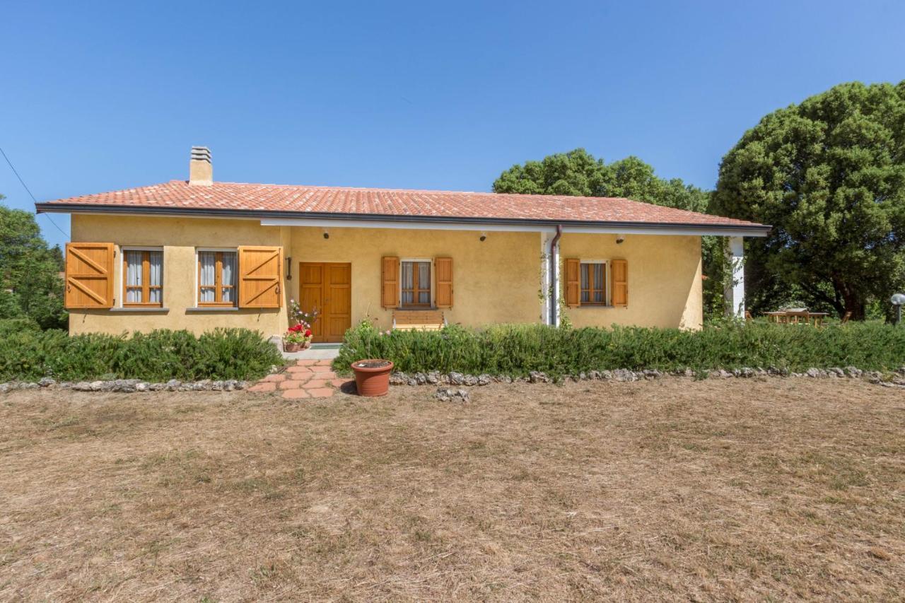 Su Pitiolu - Casa Vacanze Laconi Bagian luar foto